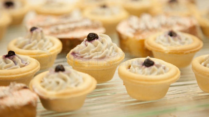 小食品代加工：揭秘其背后的行业秘密与适合人群**